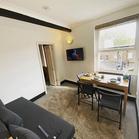 Complete 1 Bedroom Apartment With Wi-Fi, Kitchen, Tv In Heart Of Chiswick, Londres Extérieur photo