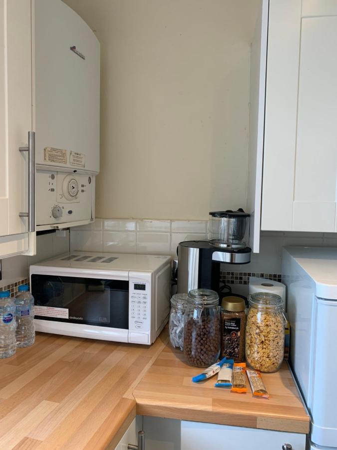 Complete 1 Bedroom Apartment With Wi-Fi, Kitchen, Tv In Heart Of Chiswick, Londres Extérieur photo