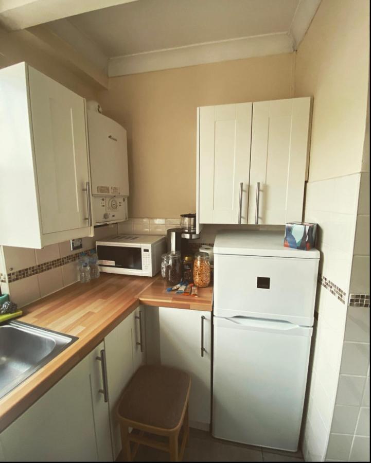Complete 1 Bedroom Apartment With Wi-Fi, Kitchen, Tv In Heart Of Chiswick, Londres Extérieur photo